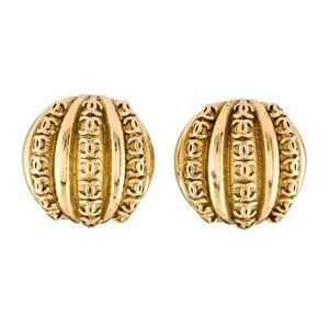 Vintage Chanel CC Clip on earrings